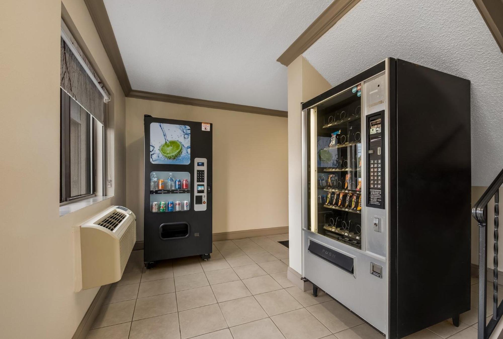 Red Roof Inn & Suites Vineland - Buena Экстерьер фото