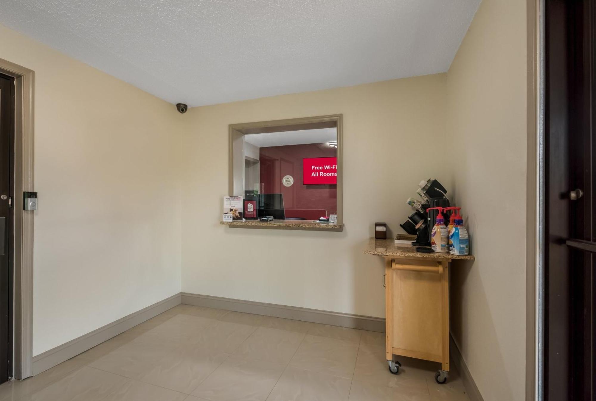 Red Roof Inn & Suites Vineland - Buena Экстерьер фото