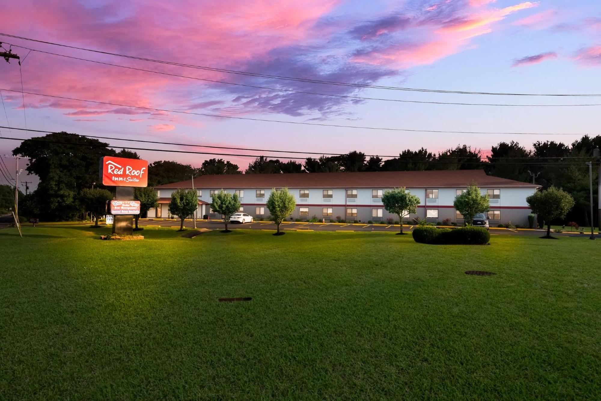 Red Roof Inn & Suites Vineland - Buena Экстерьер фото