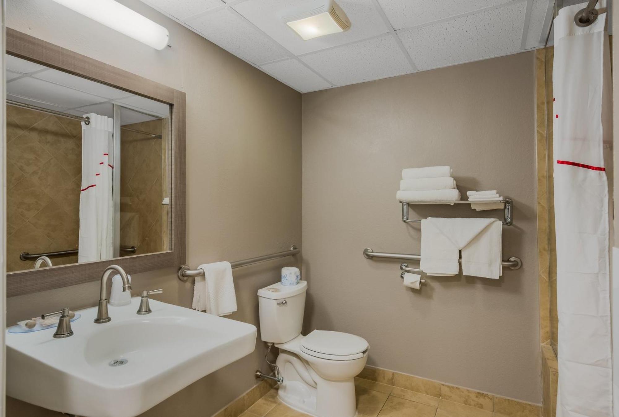 Red Roof Inn & Suites Vineland - Buena Экстерьер фото