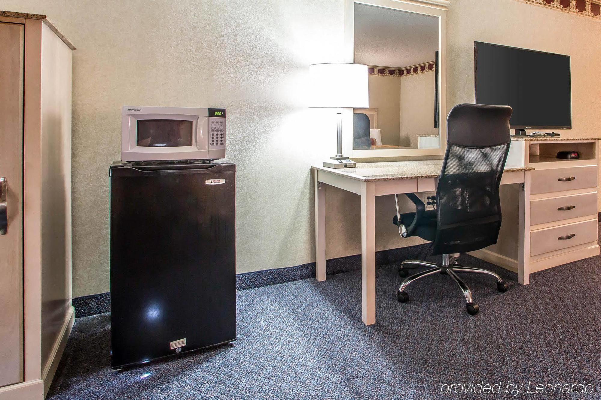Red Roof Inn & Suites Vineland - Buena Экстерьер фото